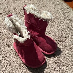 Koolaburra Fuchsia Kids Boots with Cream Lining